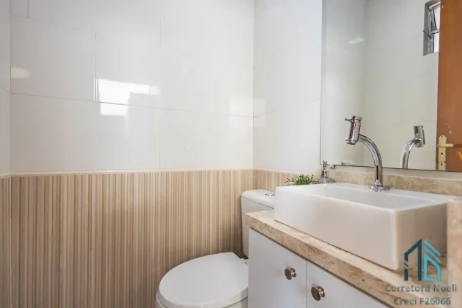 Imagem Sobrado lindo a venda 03 quartos c/suíte, 02 vagas no Campo Comprido em Curitiba PR