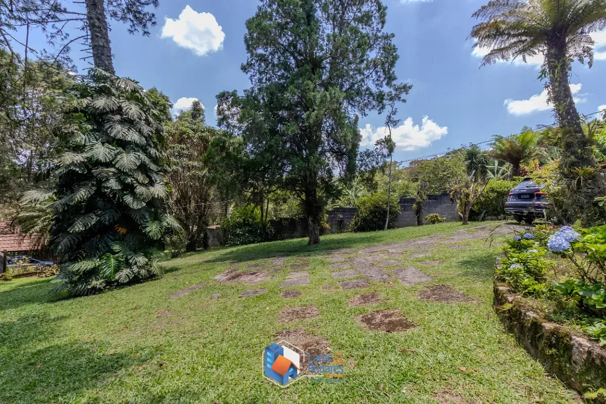 Imagem Casa para venda em Chácara Santo Hubertus com 4 quartos, 277m²