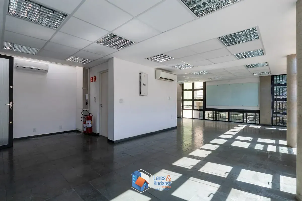Foto do imóvel Casa comercial para venda e locação em Alto da Lapa, 400m² em Avenida Ricardo Medina Filho