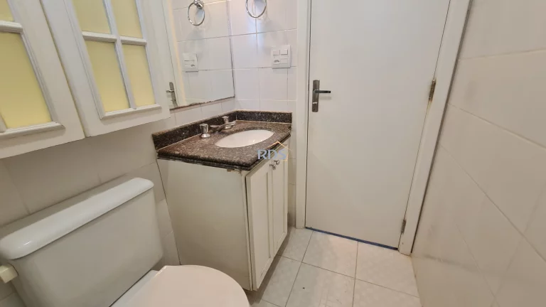 Imagem Vende apartamento de 80m², com 3 dormitórios, sendo 1 suíte e 2 vagas.