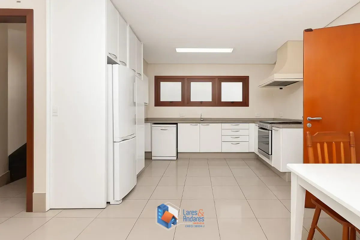 Imagem Sobrado para venda em Vila Ida com 4 quartos, sendo 4 suítes, 426m²