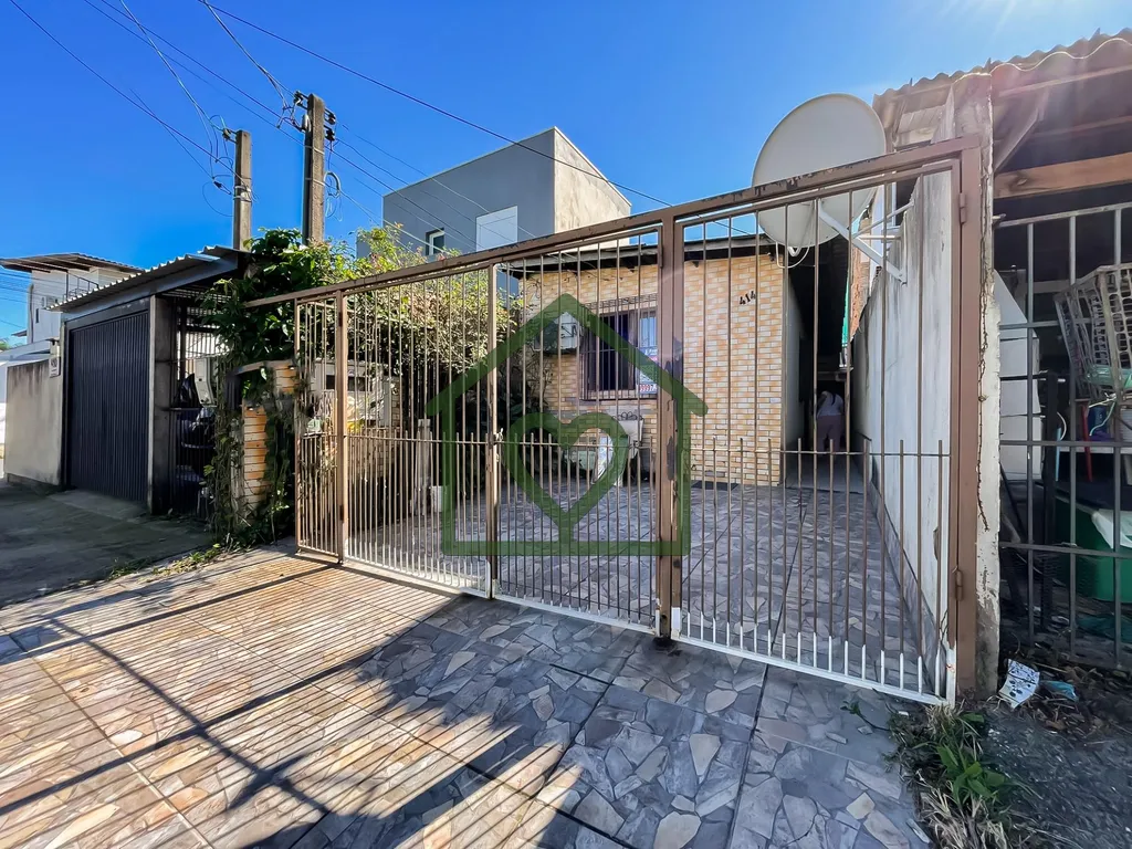 Imagem Grande oportunidade de investimento! 
Imóvel em terreno de 125m², composto por duas casas, ideal p...