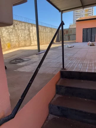 Imagem Barracão com 3 salas na Vila Engler