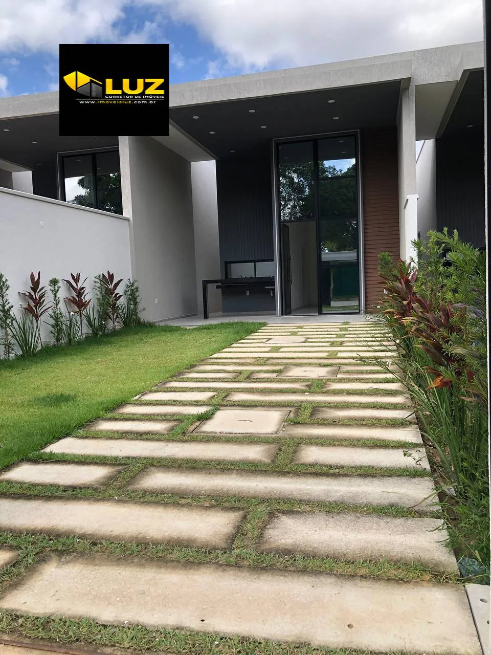 Imagem VILA CAPRI - CASAS PLANAS SOLTAS EM RUA SEM SAIDA NO EUSEBIO/CE