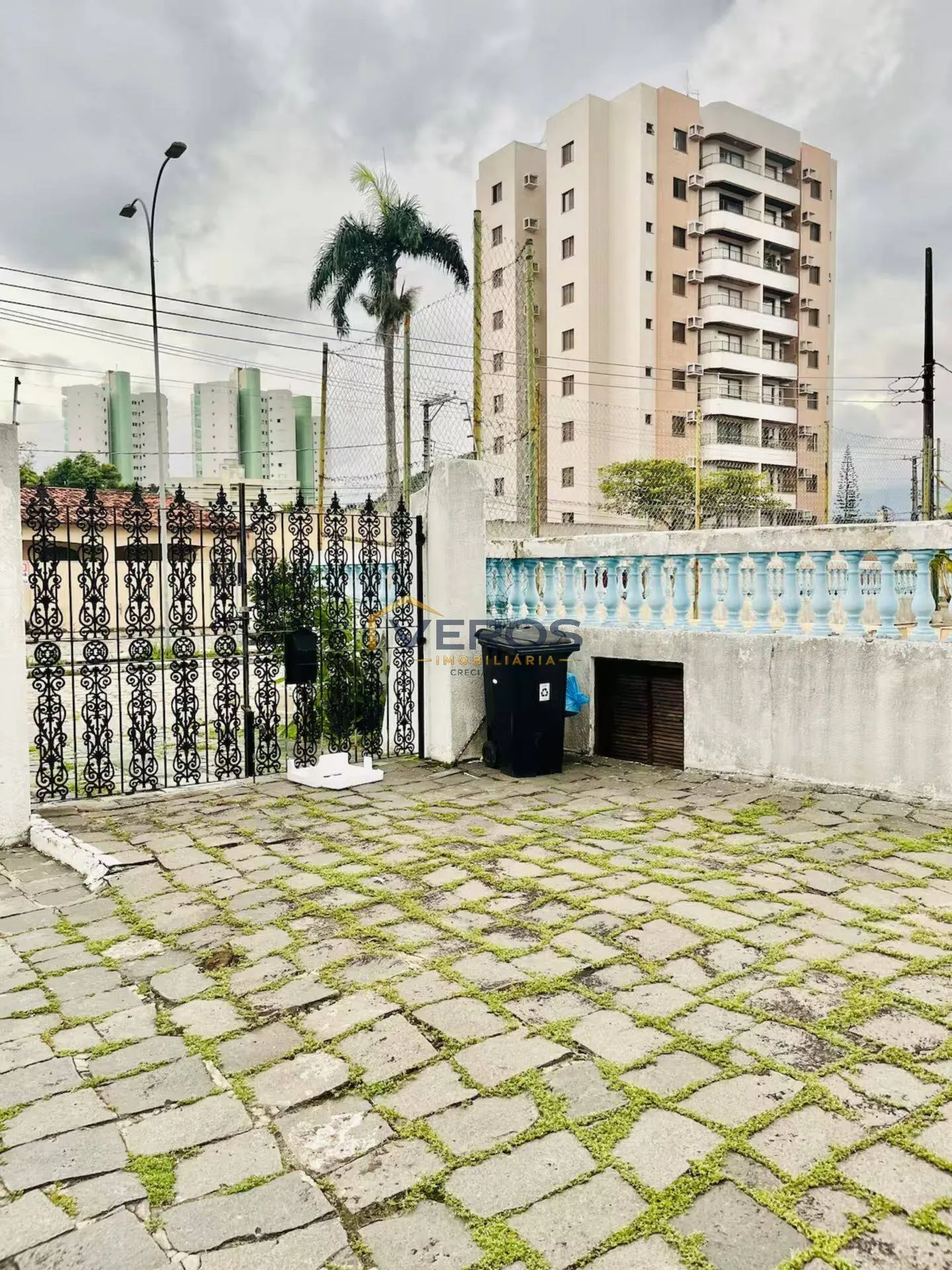 Imagem Apartamento com 2 dormitórios a 50 metros da Martim de Sá