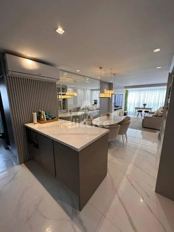 Imagem Apartamento à venda com 3 quartos 1 suíte, 96,37m² em Abraão Florianópolis