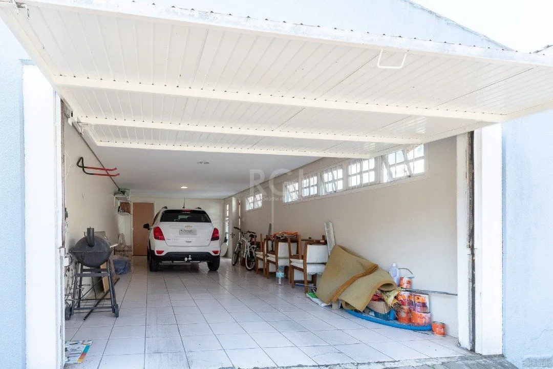 Imagem Casa para Venda - 256.5m², 3 dormitórios, sendo 1 suites, 2 vagas - Espirito Santo