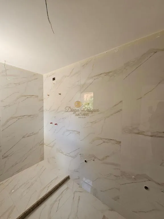 Imagem Casa em Condomínio para Venda em Petrópolis / RJ no bairro Itaipava