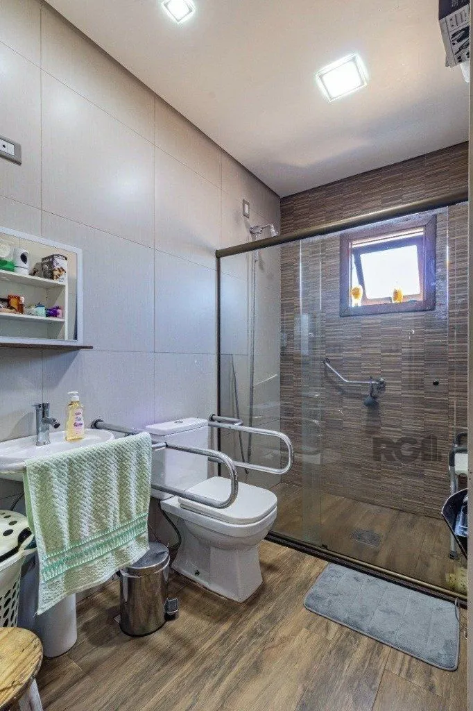 Imagem Casa de 3 dormitórios no bairro Cavalhada