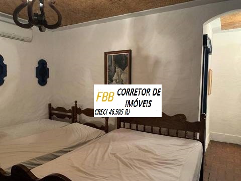 Imagem Casa com 7 Quartos à Venda, 2 metros em Ogiva - Cabo Frio
