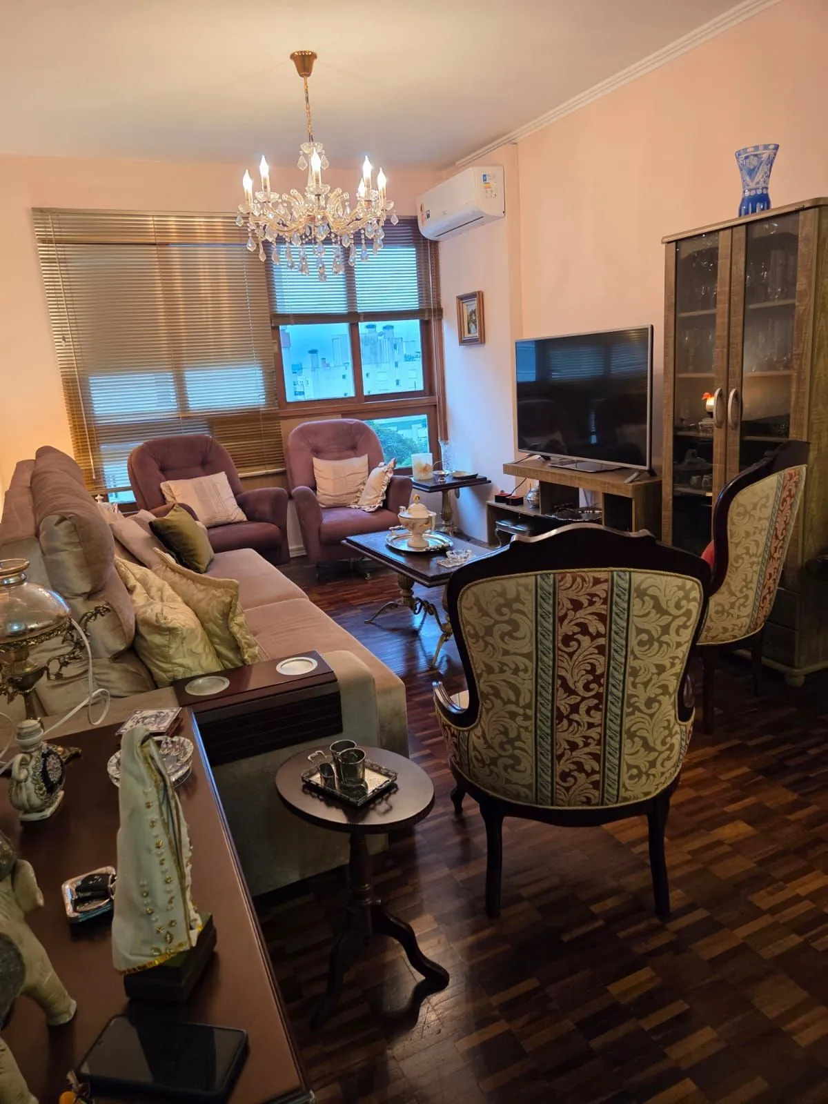 Imagem Vende-se belo apartamento a 2 quadras do Parcão, 3 dormitorios, suíte , 1 box - 114m² -