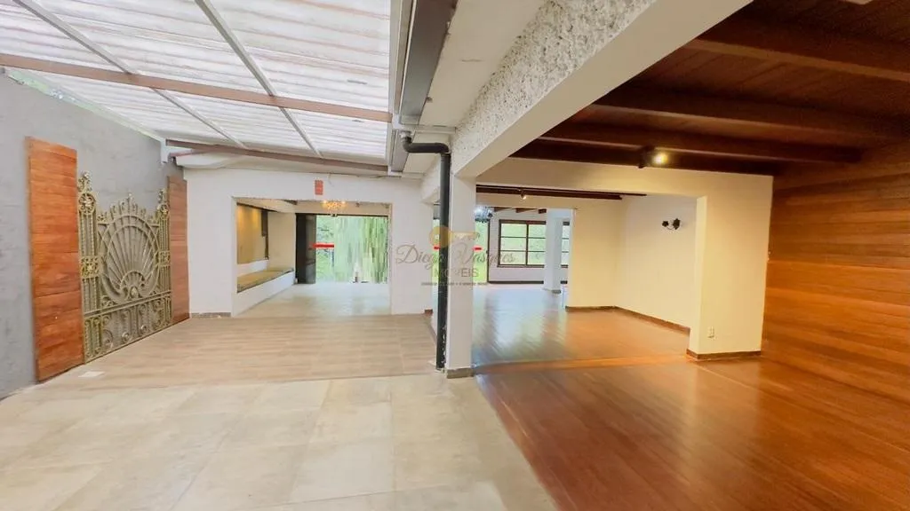 Imagem Comercial para Venda em Teresópolis / RJ no bairro Várzea