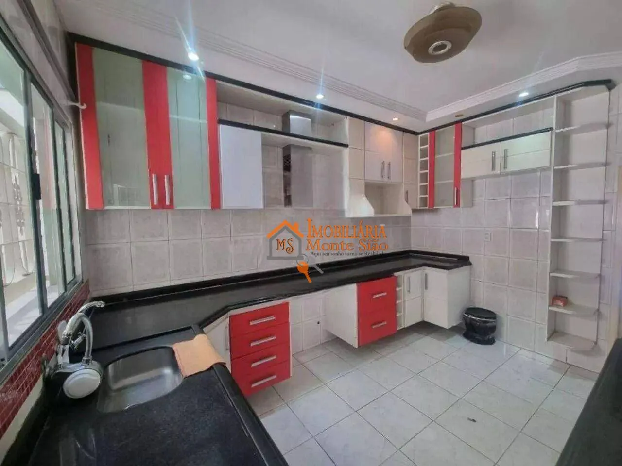 Foto do imóvel Sobrado com 3 dormitórios à venda por R$ 680.851,00 - Jardim Terezópolis - Guarulhos/SP