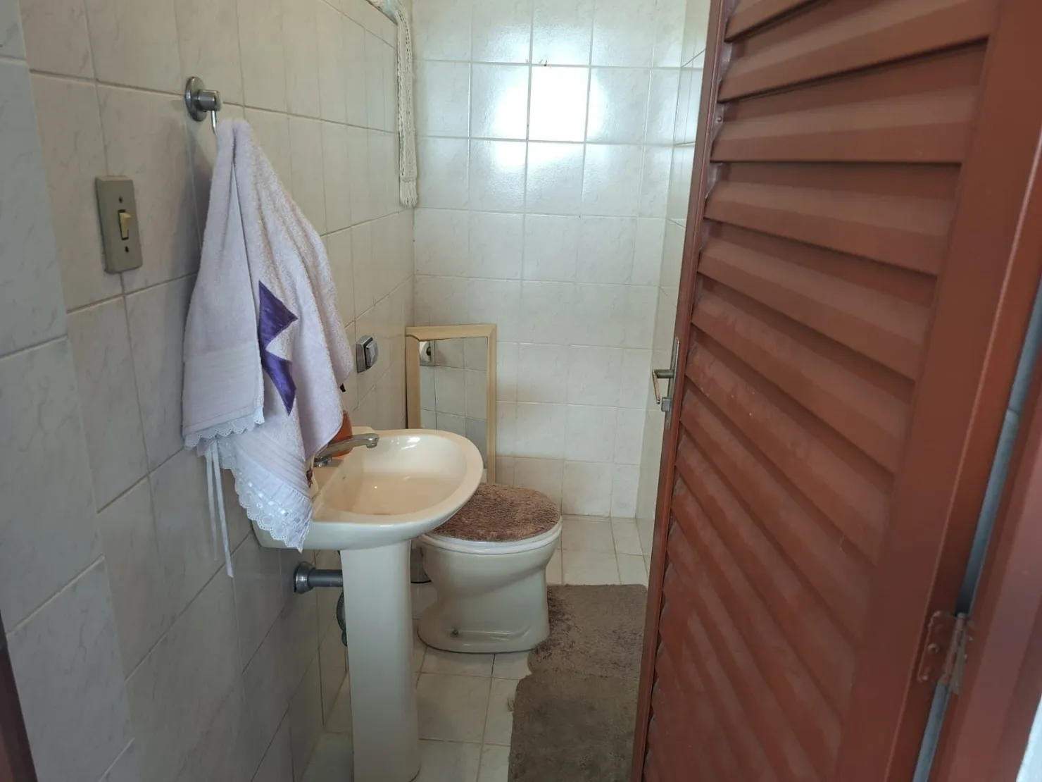 Imagem Imóvel Comercial e Residencial de Esquina no Bairro Crispim: Excelente Localização e Visibilidade para Comércio e Moradia