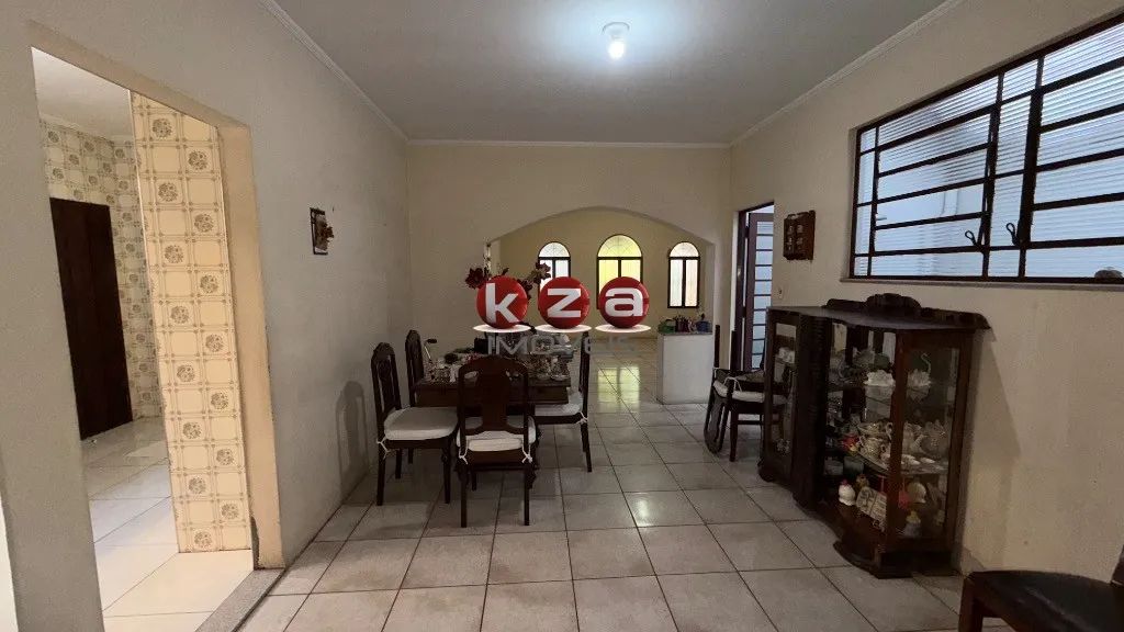 Imagem Imperdível casa à venda em Valinhos-SP, Jardim Paulista: 3 quartos, 1 suíte, 1 sala, 2 banheiros, 2 vagas, 200m².