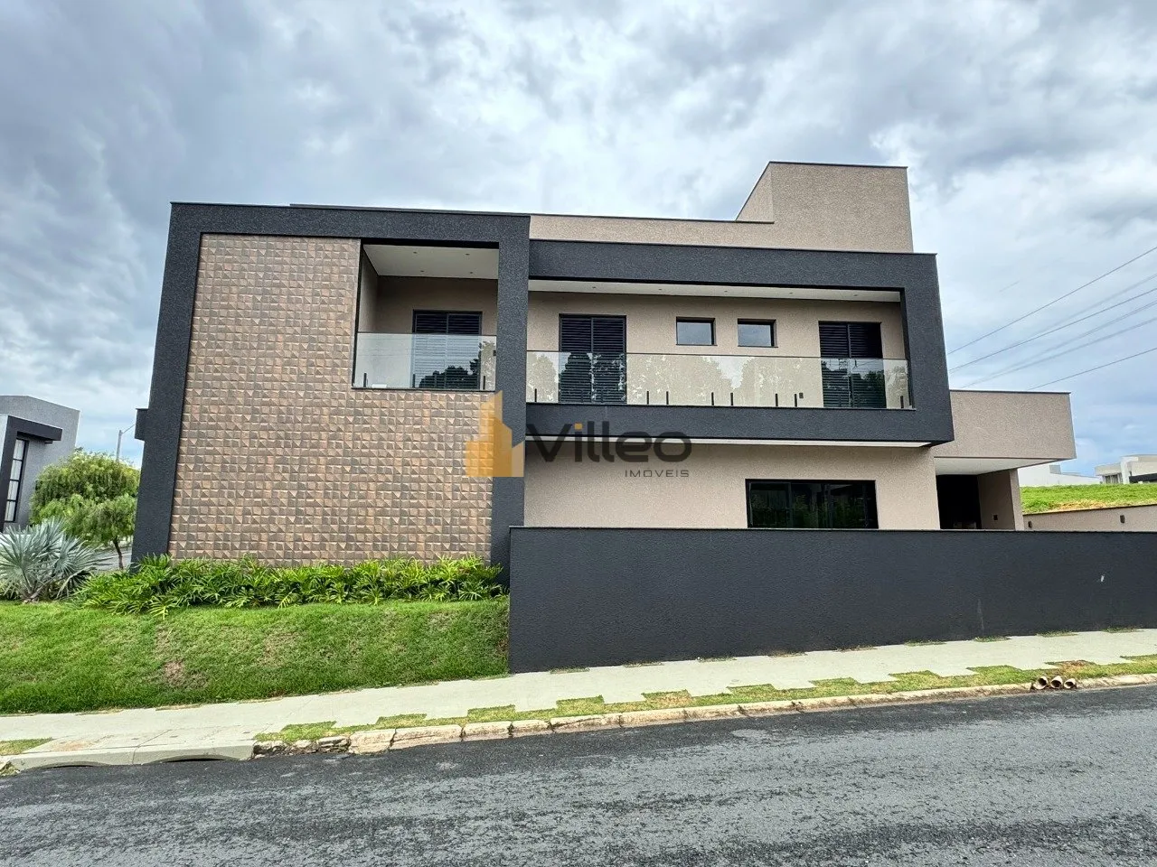 Imagem Apresentamos uma oportunidade única de adquirir uma residência sofisticada no Condomínio Sunlake,...