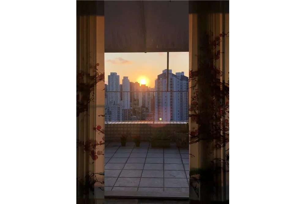Imagem Cobertura à venda em São Paulo, Cambuci, com 3 quartos, 270m2