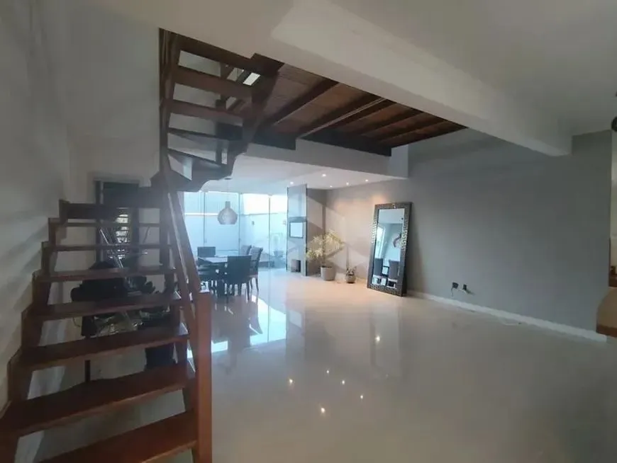 Imagem Casa com 3 Quartos e 3 banheiros para Alugar, 157 m² por R$ 5.000/Mês