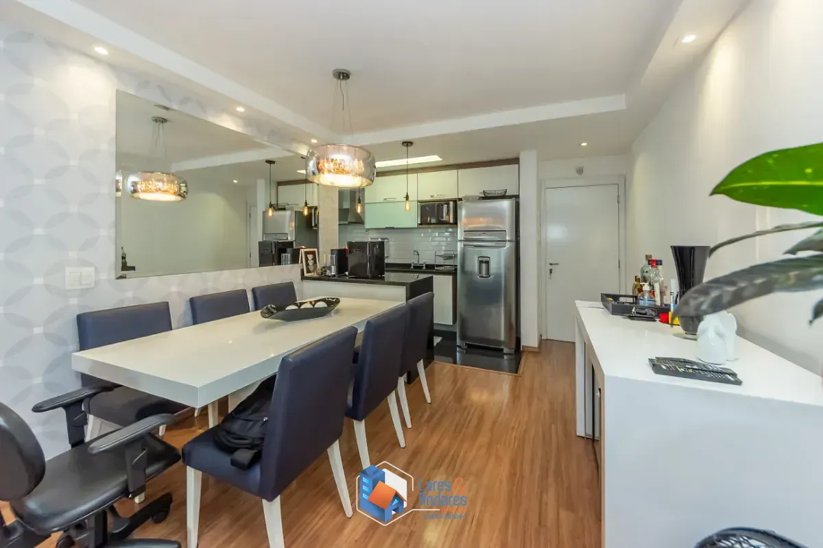 Imagem APTO À VENDA, COM 82 M², 2 DORMS. (1 SUÍTE) COM ARMÁRIOS EMB. E AR COND. , VARANDA GOURMET, PISCINA E 2 VGS. NA VILA GUMERCINDO - SP.