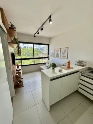 Imagem Excelente apartamento decorado de alto padrão quarto e sala a venda na Barra