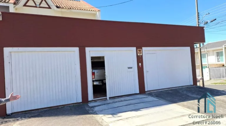 Imagem Sobrado 03 quartos c/suíte, ático, espaço nos fundos, no Tingui em Curitiba PR