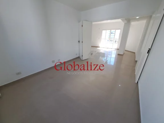 Imagem Cobertura à venda com 422m², 3 suítes, dependência, 3 vagas por R$1.200.000,00 na Ponta da Praia em Santos