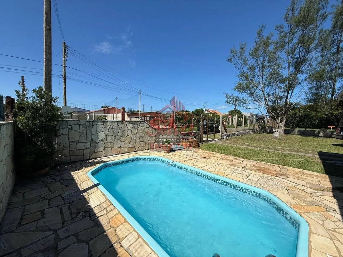 Imagem C1182 | Casa 4 dormitórios com piscina a 200m do mar
