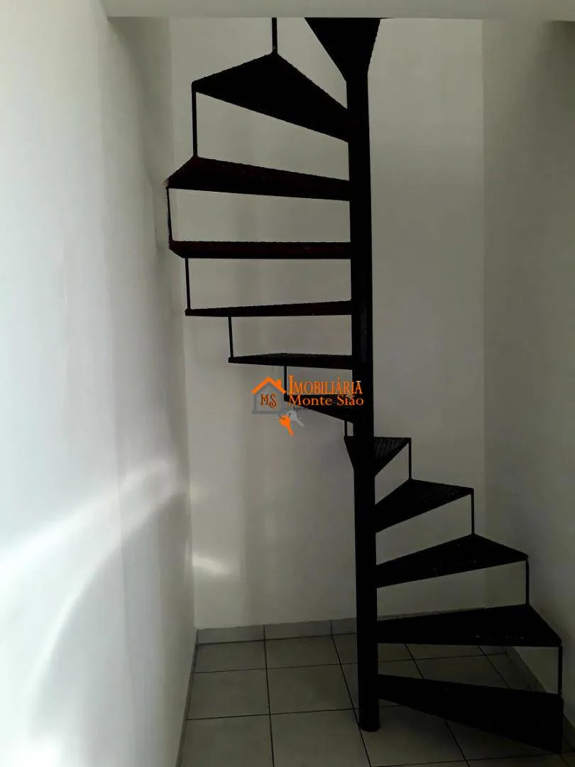 Imagem Sobrado com 4 dormitórios à venda, 260 m² por R$ 850.000,00 - Jardim Santa Clara - Guarulhos/SP
