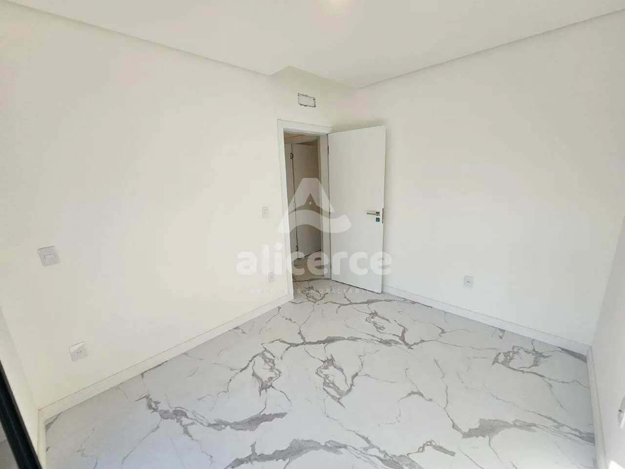 Imagem Apartamento à venda com 2 quartos , 58m² em Praia Grande Governador Celso Ramos