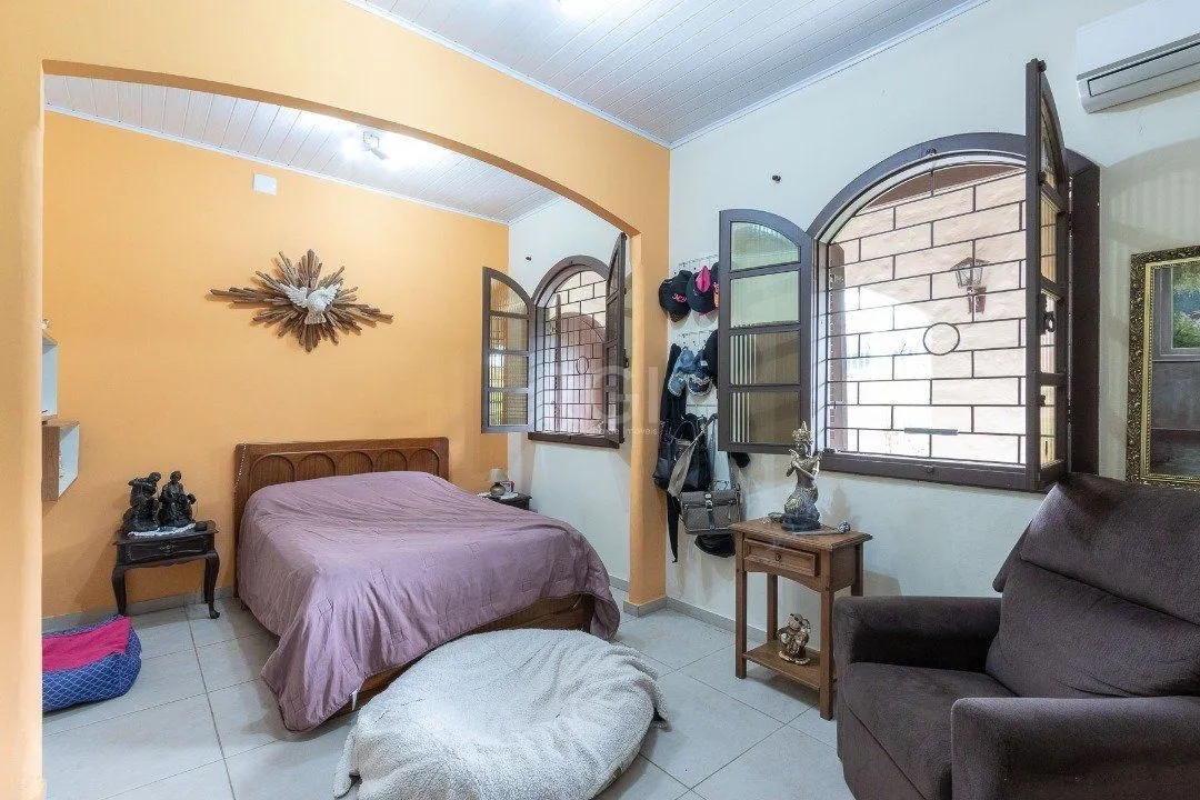 Imagem Casa para Venda - 380m², 3 dormitórios, sendo 1 suites, 3 vagas - Tristeza