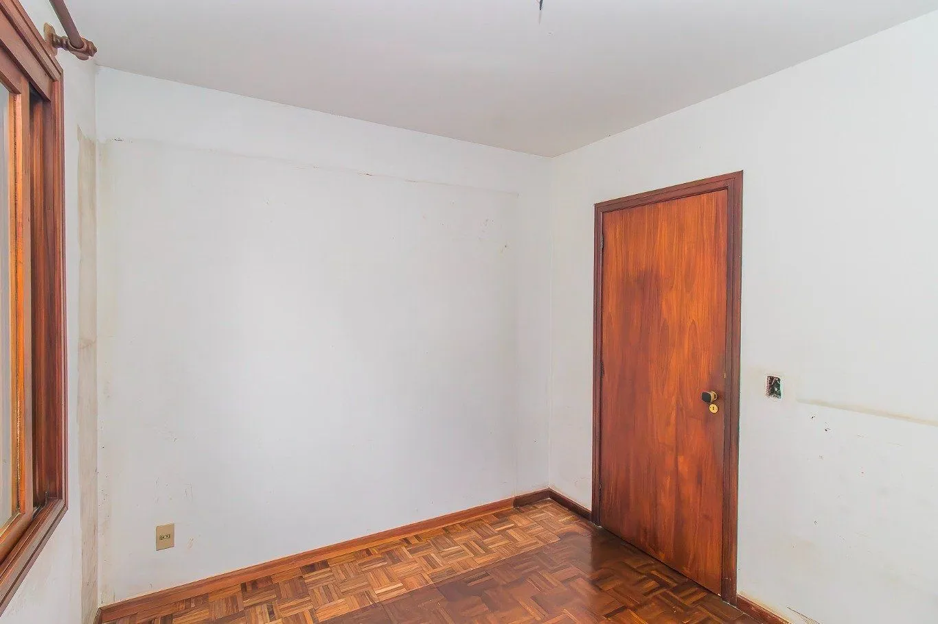 Imagem Apartamento de 2 dormitórios e 94m² à venda em Petrópolis, Porto Alegre.