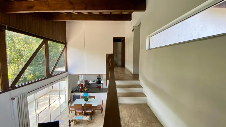 Imagem Casa com Vista Panorâmica e Cachoeira à Venda na Encantada em Garopaba-SC