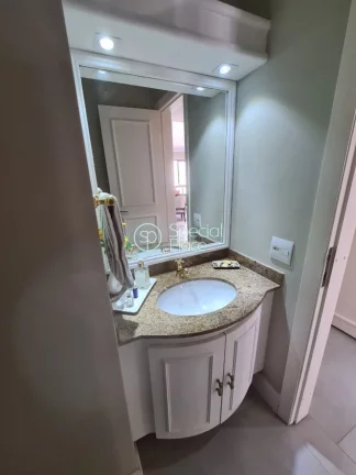 Imagem Apartamento amplo com 186m² no Jardim Paulista, arejado e cheio de iluminação natural, andar méd...