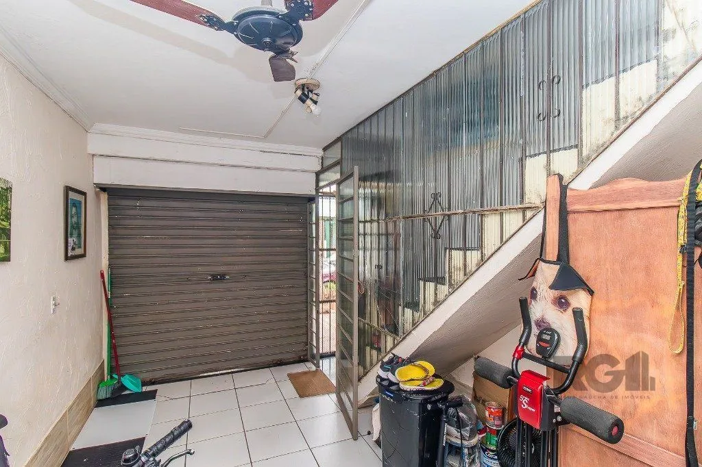 Imagem Casa para Venda - 110m², 2 dormitórios, sendo 1 suítes, 2 vagas - Menino Deus