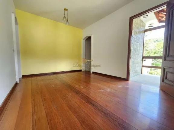 Imagem Casa para Venda em Teresópolis / RJ no bairro Cascata do Imbuí