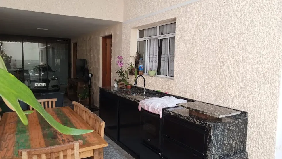 Imagem Casa para Venda em Mongaguá, Plataforma, 4 dormitórios, 3 suítes, 2 banheiros, 3 vagas