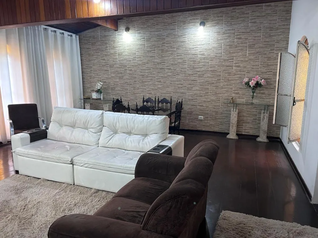 Imagem Imperdível casa à venda em Santo André-SP, Vila Humaitá: 3 quartos, 1 suíte, 2 banheiros, 3 vagas - 225m²!