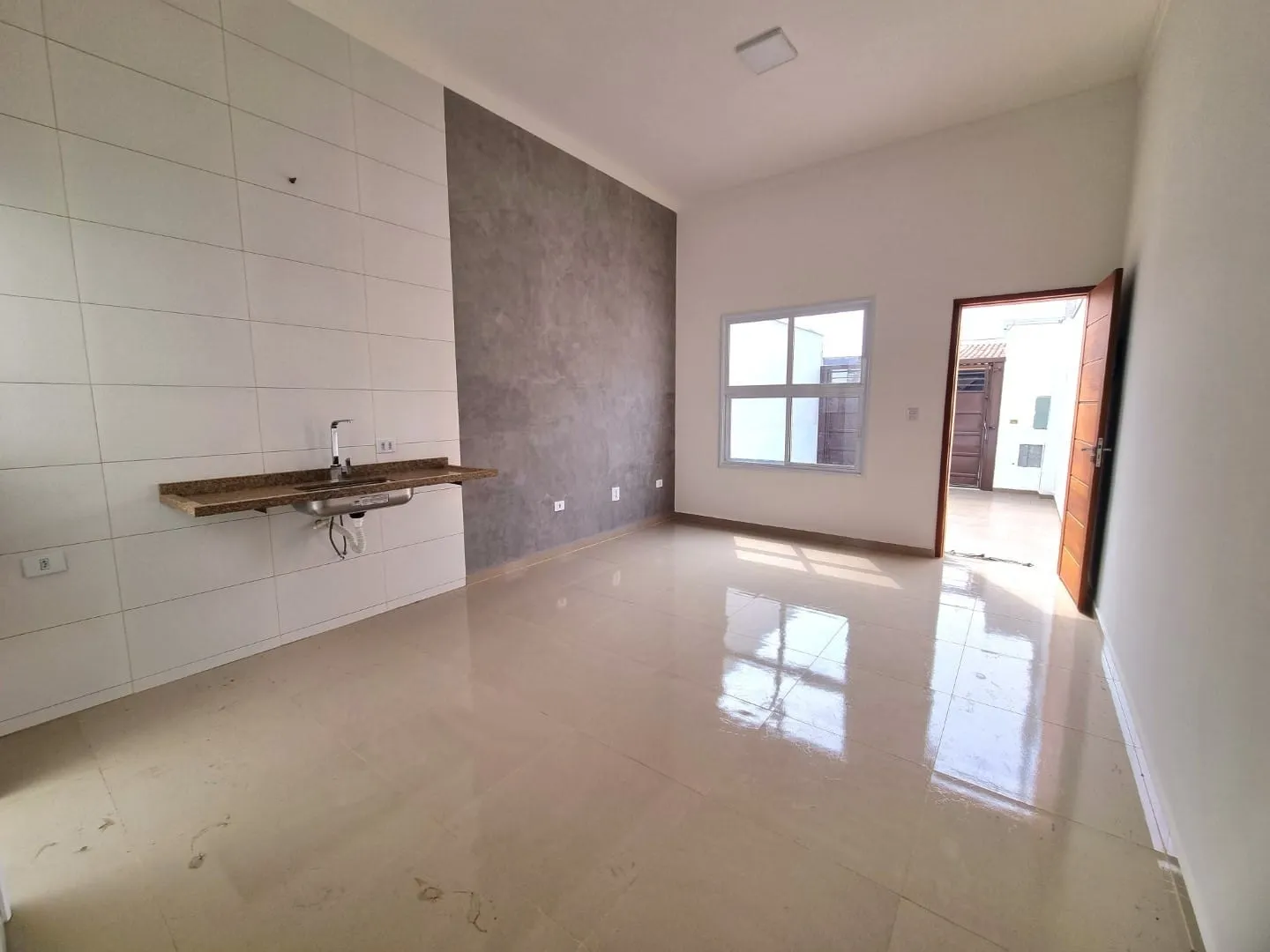 Imagem Casa Térrea com Terraço, 2 Dormitórios, Área Gourmet e Localização Central - Conforto e Lazer em um Só Lugar