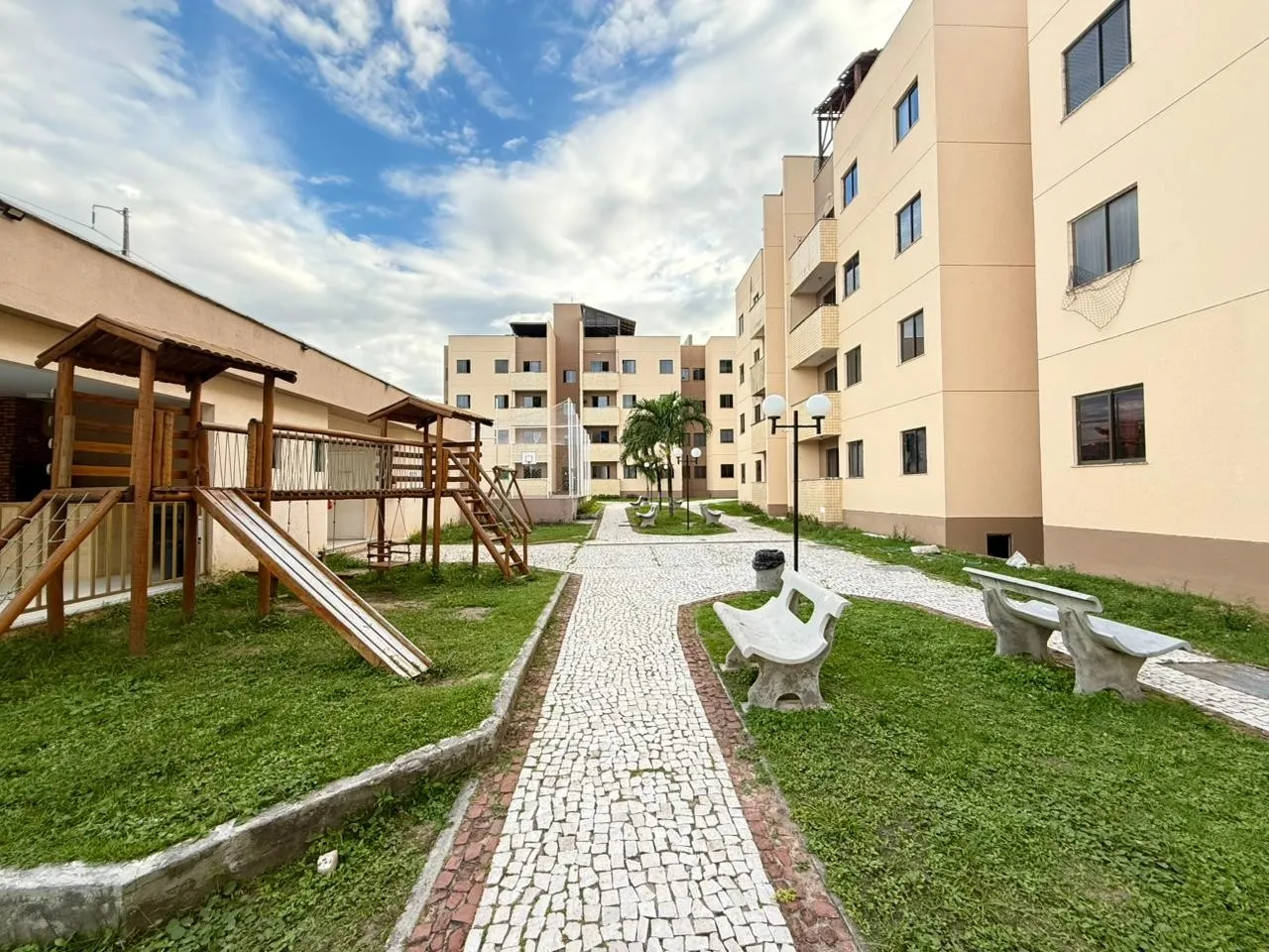 Foto do imóvel Apartamento para Venda em Fortaleza, Passaré, 3 dormitórios, 1 suíte, 2 banheiros, 1 vaga em Avenida dos Paroaras, 3750 - Passaré, Fortaleza - CE