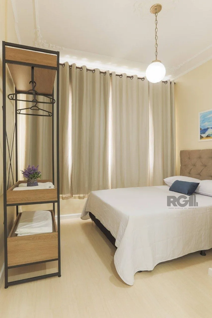 Imagem Apartamento de dois quartos no bairro Farroupilha em Porto Alegre.