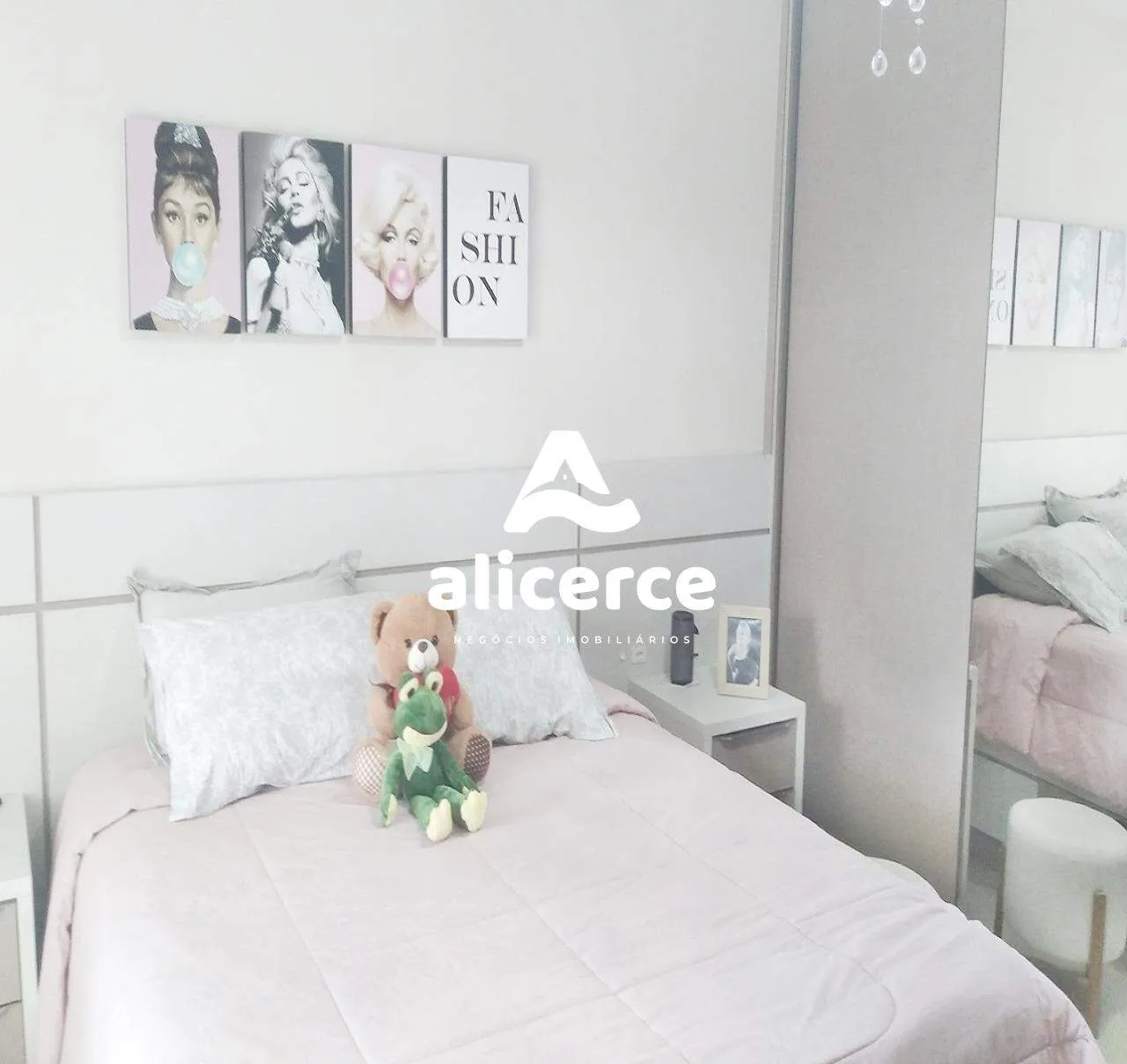 Imagem Apartamento à venda com 3 quartos 1 suíte, 92m² em Barreiros São José