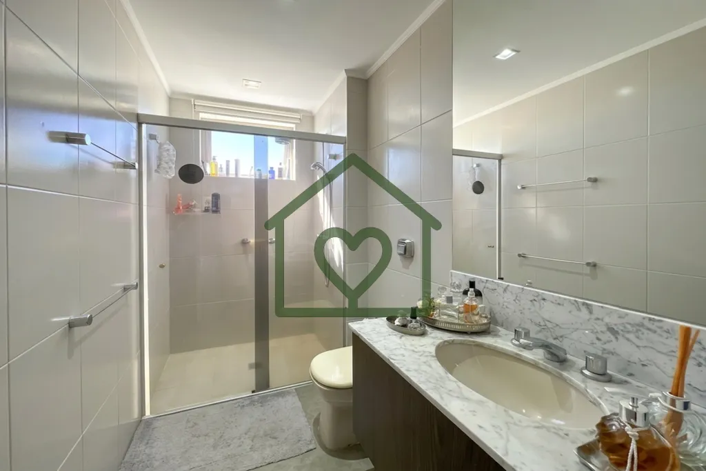 Imagem MORARE Vende ótimo apartamento de 3 dormitórios sendo 1 suíte, com vista, no Bairro Mont Serrat, ...
