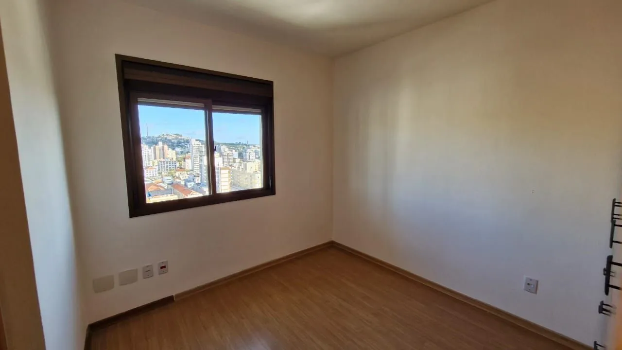 Imagem Apartamento no Menino Deus impecável, 2 dormitórios 1 suíte, 3 banheiros, 1 garagem