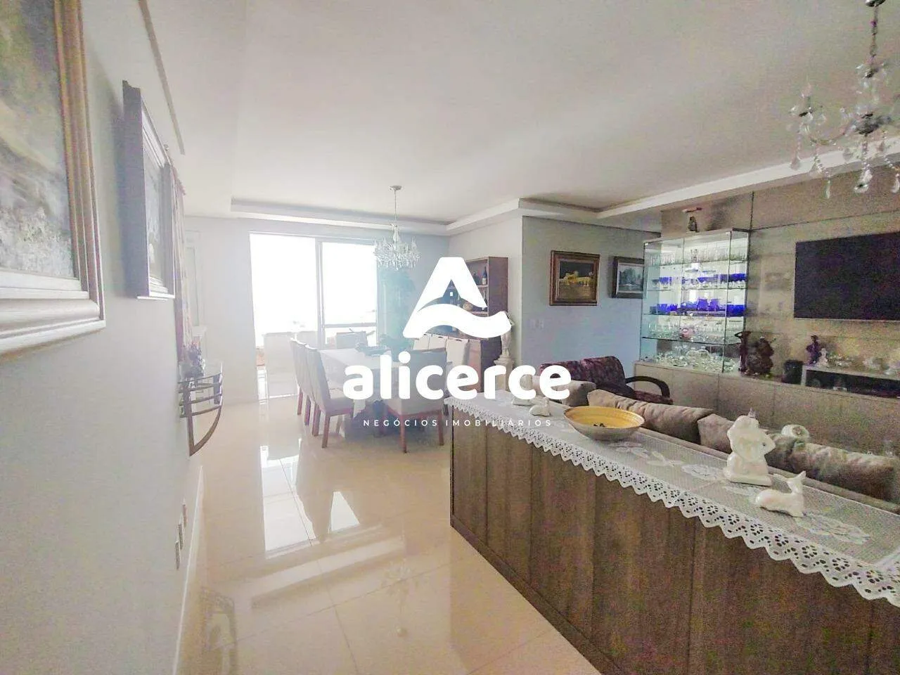 Imagem Apartamento à venda com 3 quartos 2 suítes, 137,3m² em Estreito Florianópolis