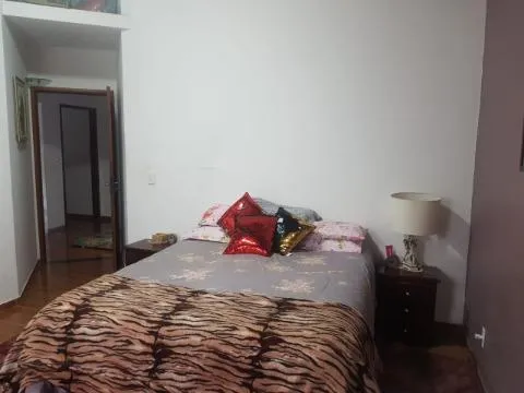 Imagem VENDA DE CASA CONDOMÍNIO IBIRAPITANGA A/T 800m² A/C 350m³ com 4 dormitórios sendo 2 suítes, lavabo, sala 3 ambientes, cozinha americana, piscina, chur
