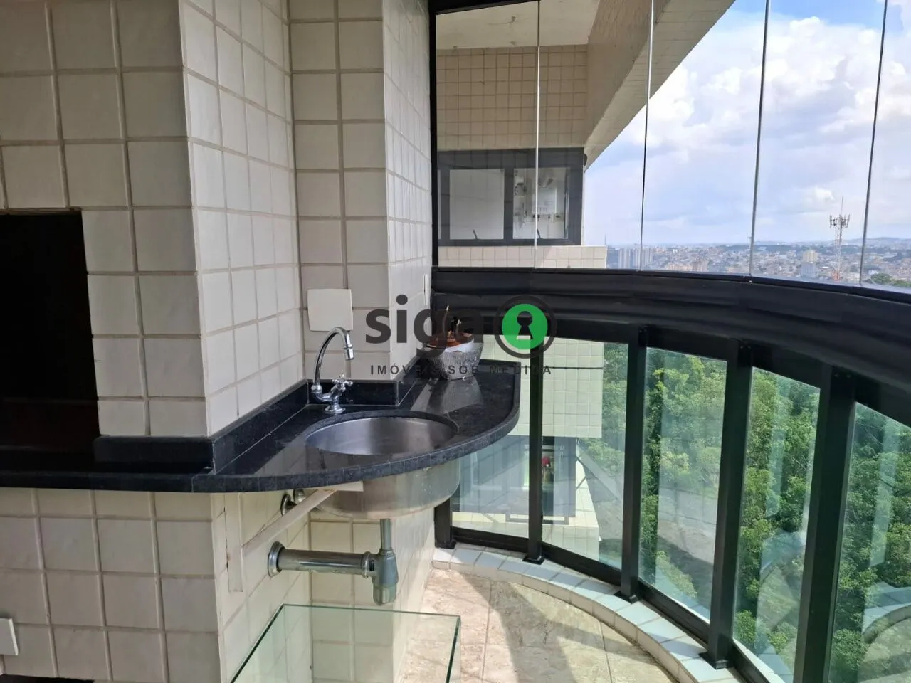Imagem Apartamento disponível para locação - 400m²- 4 suítes - 5 vagas - Depósito privativo