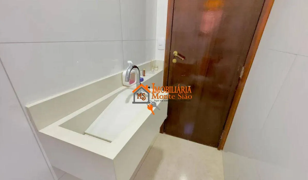 Imagem Sobrado com 3 dormitórios à venda, 200 m² por R$ 695.000,00 - Gopoúva - Guarulhos/SP