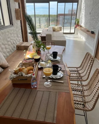 Imagem Descubra o ápice do luxo e do conforto nesta espetacular cobertura duplex, um verdadeiro refúgio c...