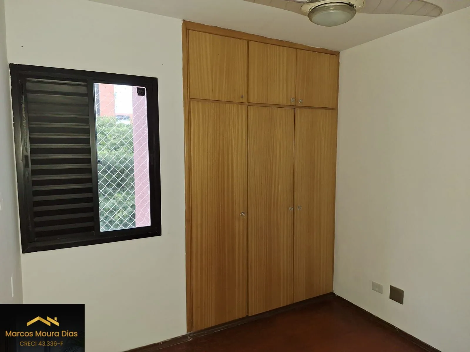 Imagem Apartamento com sacada em Pinheiros, 2 dormitórios ( 1 suíte) e 2 vagas,Edifício com Portaria 24 hs, Gerador e Lazer