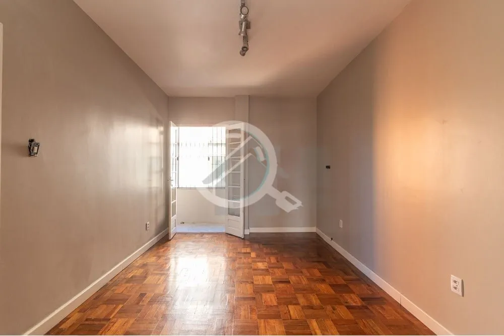 Imagem Charmoso apartamento reformado no segundo pavimento ? 95m² de área privativa! Pronto para morar, e...